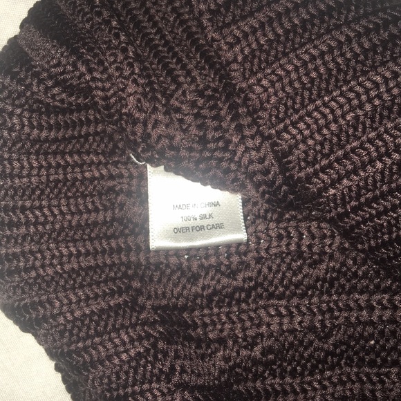 100% Silk v-neck Short Sleeve Cable Knit Sweater - Picture 4 of 4